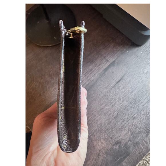 LOUIS VUITTON MONOGRAM ACCESSORY POUCH W/RING - Picture 6 of 11